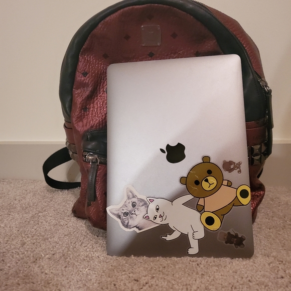 mcm metallic red backpack - Picture 4 of 8